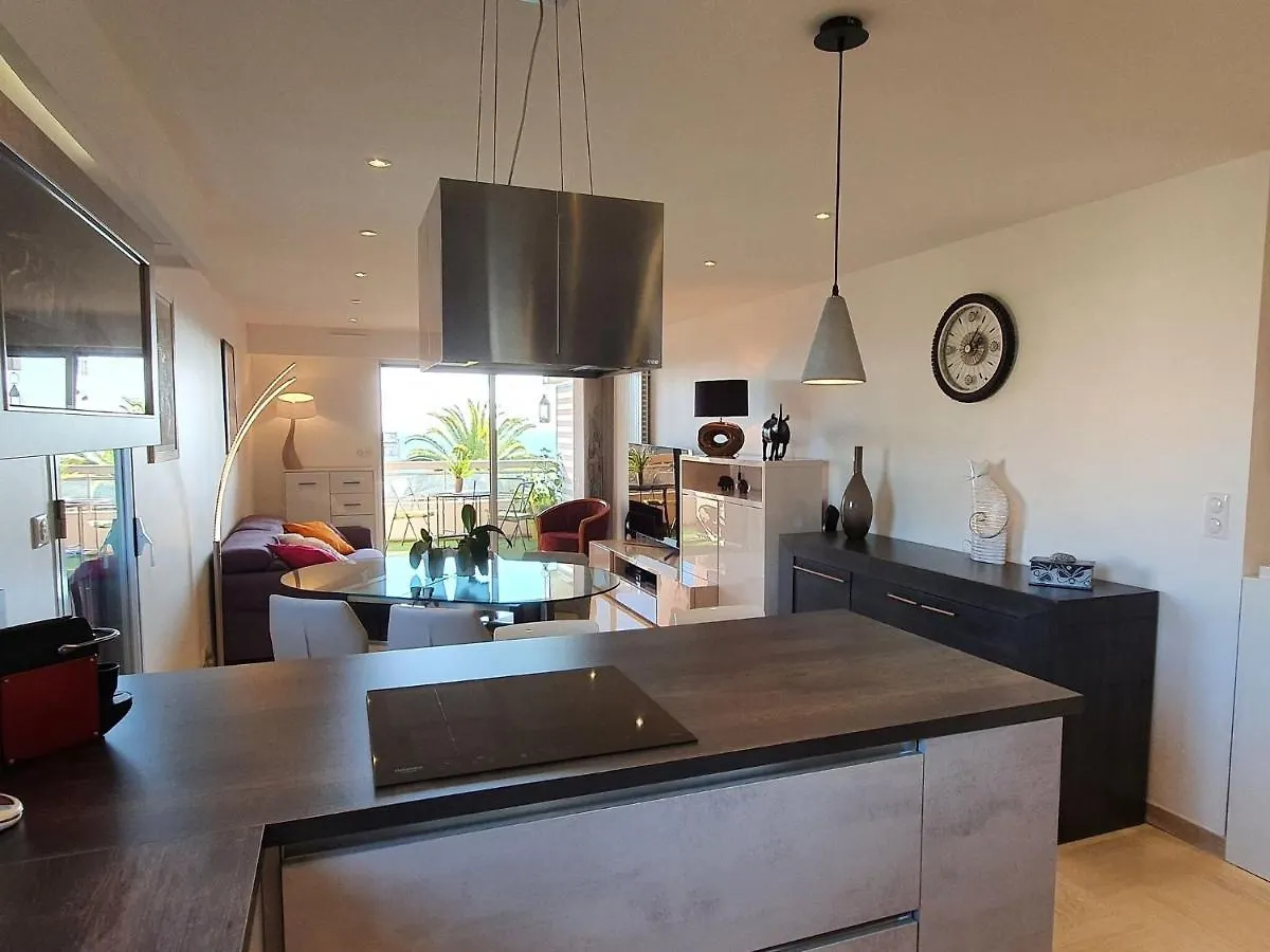 Classy Apartment In Nice With Pool And Private Parking Place Francia