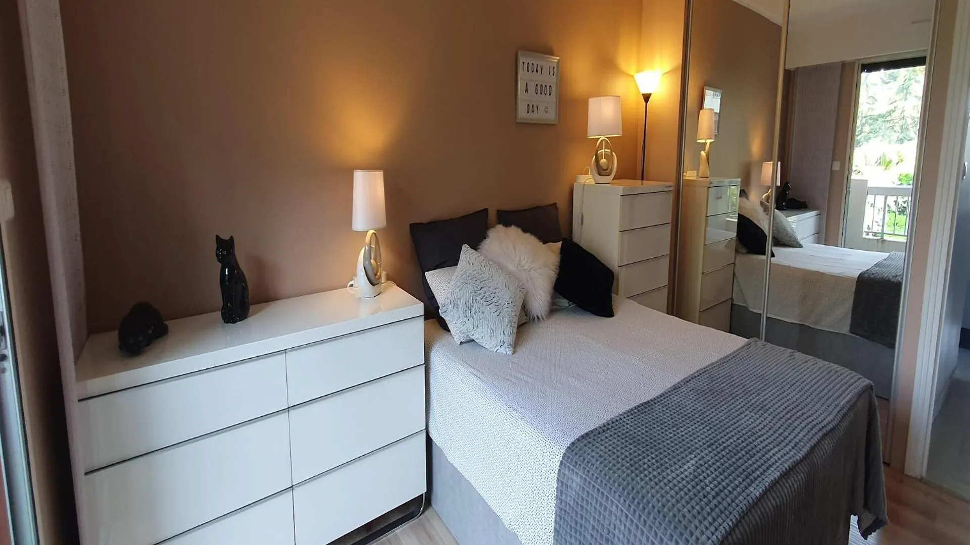 Villa Classy Apartment In Nice With Pool And Private Parking Place France